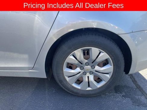 Used 2016 Chevrolet Cruze LS FWD image 4