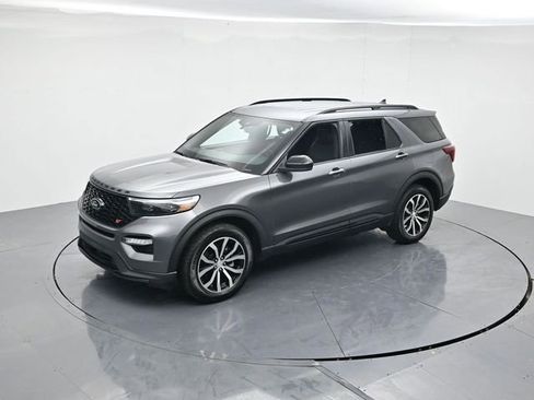 Used 2022 Ford Explorer ST image 40