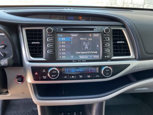 Used 2016 Toyota Highlander XLE image 23