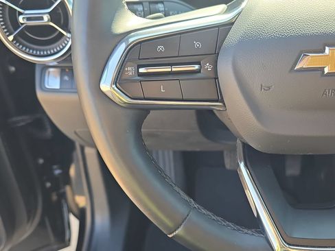 Used 2025 Chevrolet Equinox LT w/ Convenience Package II FWD image 17