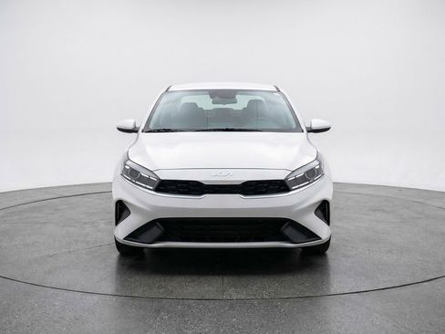 Used 2024 Kia Forte LXS image 2