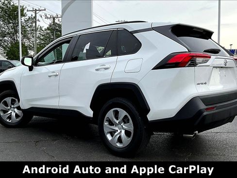 Used 2021 Toyota RAV4 LE FWD image 3