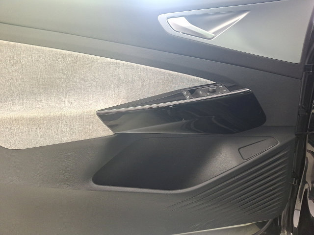 Used 2023 Volkswagen ID.4 Pro RWD image 14