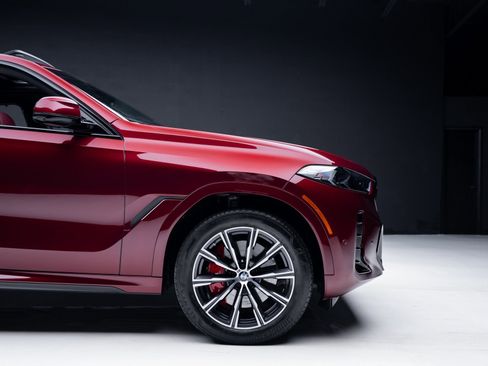 Used 2025 BMW X6 xDrive40i w/ Executive Package image 39