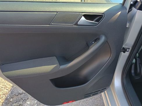 Used 2012 Volkswagen Jetta Sedan FWD image 16