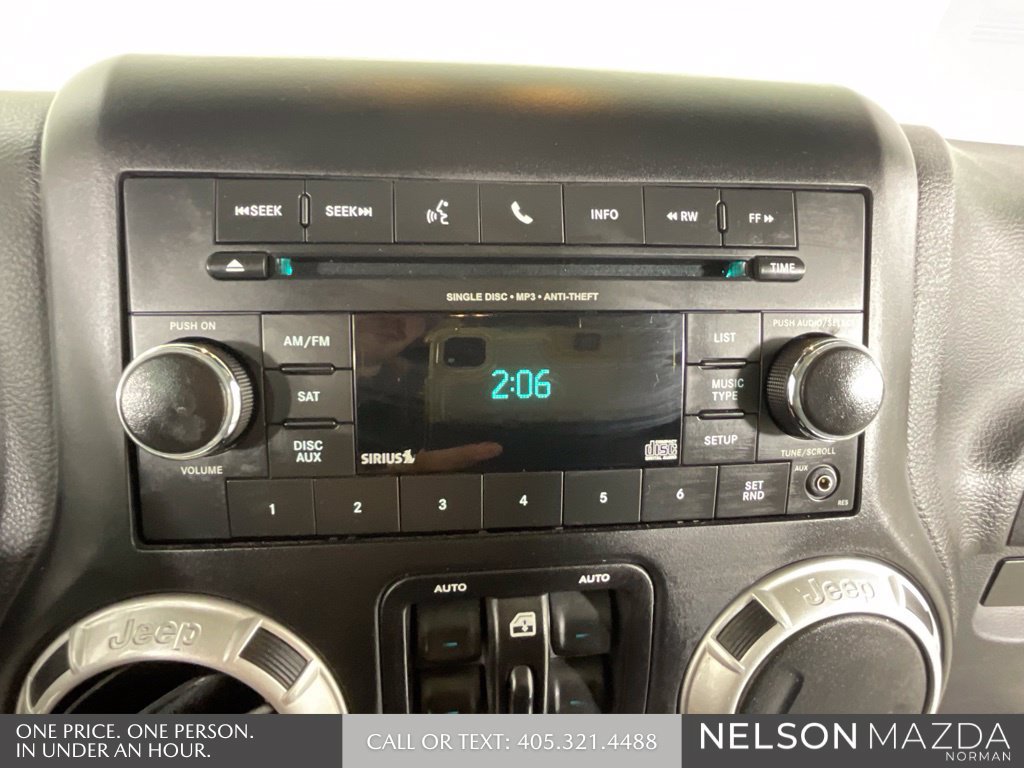 Used 2017 Jeep Wrangler Unlimited Rubicon AWD/4WD image 31
