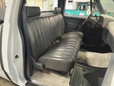 Used 1993 Dodge D/W Truck 250 RWD image 25