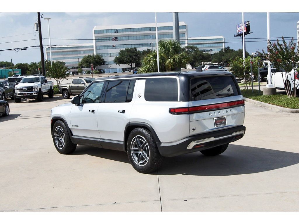 Used 2026 Rivian R1S Adventure Dual AWD/4WD image 3