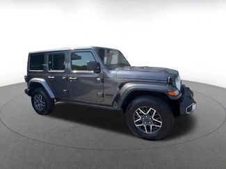 Used 2025 Jeep Wrangler Unlimited Sahara AWD/4WD video 2