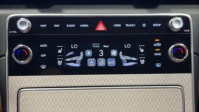 Used 2025 Genesis GV80 3.5T Advanced AWD/4WD image 18