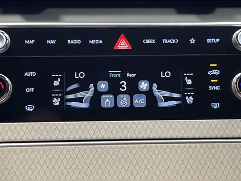 Used 2025 Genesis GV80 3.5T Advanced AWD/4WD image 18