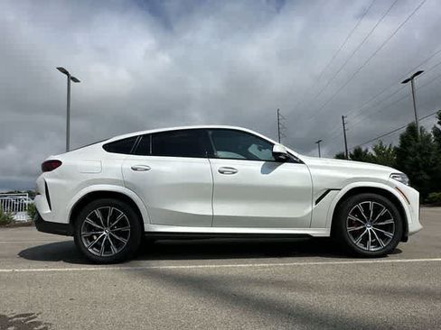 Used 2023 BMW X6 xDrive40i w/ Executive Package AWD/4WD image 3