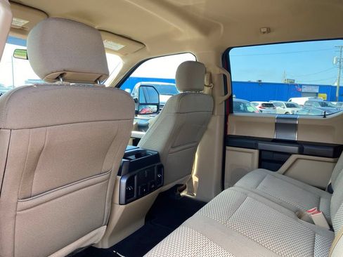 Used 2017 Ford F250 XLT w/ XLT Premium Package AWD/4WD image 14