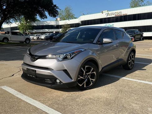 Used 2019 Toyota C-HR Limited image 2