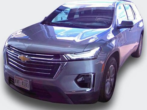 Used 2023 Chevrolet Traverse LT AWD/4WD image 2