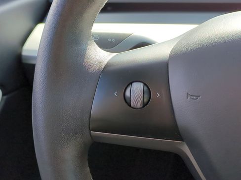 Used 2021 Tesla Model Y 2WD image 19