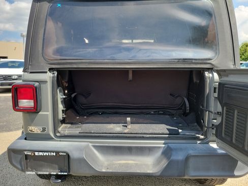 Used 2019 Jeep Wrangler Sport S image 8