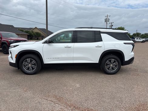 New 2026 Chevrolet Traverse LT w/ Driver Confidence Package FWD image 2