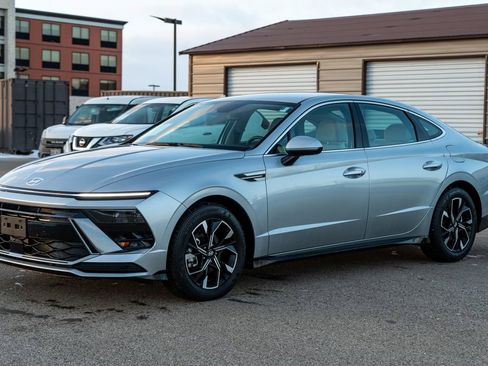 Certified 2025 Hyundai Sonata SEL image 3