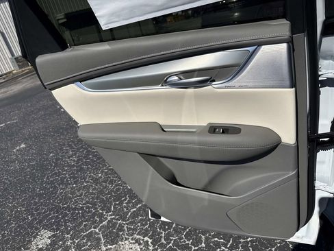 New 2026 Cadillac XT5 Premium Luxury image 13