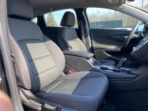 Used 2017 Chevrolet Malibu LT image 21