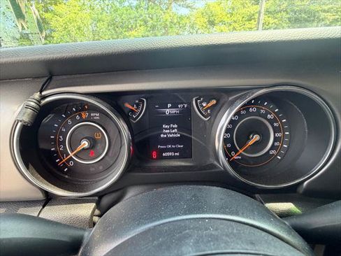 Used 2022 Jeep Gladiator Sport w/ Trailer Tow Package AWD/4WD image 23
