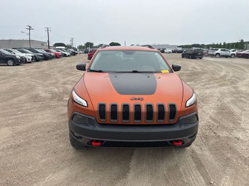 Used 2015 Jeep Cherokee Trailhawk w/ Comfort/Convenience Group AWD/4WD image 10