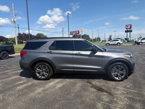 Used 2023 Ford Explorer XLT w/ Equipment Group 202A AWD/4WD image 6