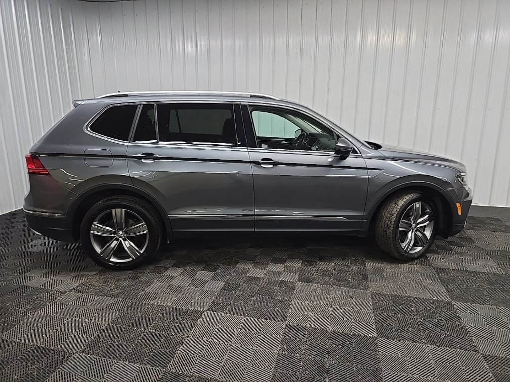 Used 2018 Volkswagen Tiguan SEL Premium AWD/4WD image 2