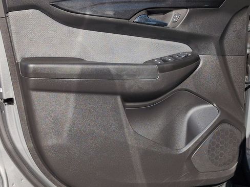 Used 2025 Chevrolet TrailBlazer LT FWD image 24