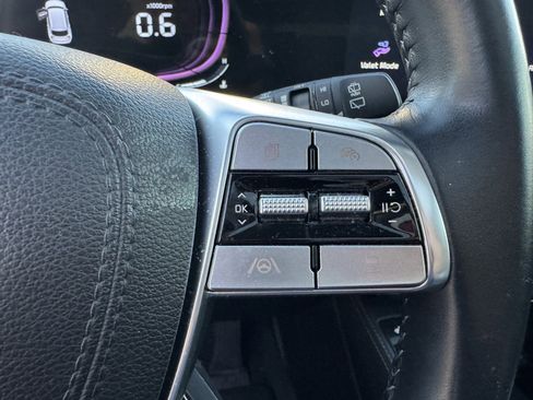 Used 2024 Kia Telluride EX image 23