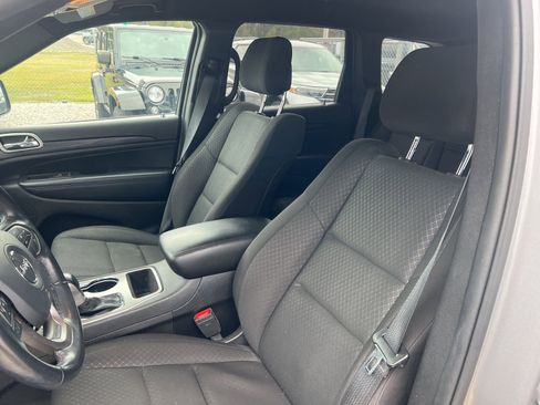 Used 2020 Jeep Grand Cherokee Laredo image 8