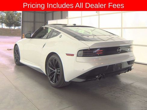 Used 2025 Nissan Z Performance w/ Floor Mat Package RWD image 7