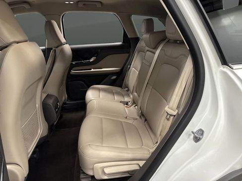 Used 2023 Lincoln Corsair AWD image 29