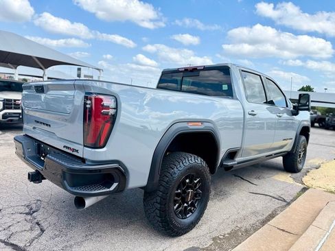 Used 2024 GMC Sierra 2500 AT4X AWD/4WD image 4