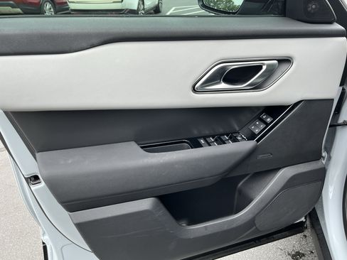 Used 2025 Land Rover Range Rover Velar Dynamic SE AWD/4WD image 14