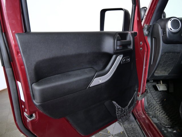 Used 2011 Jeep Wrangler Unlimited Sahara AWD/4WD image 14