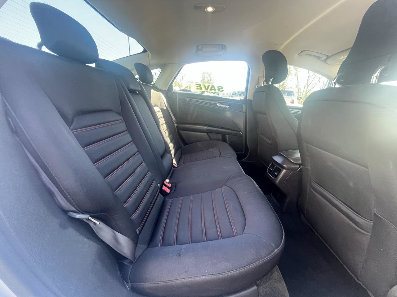 Used 2014 Ford Fusion SE w/ Equipment Group 201A FWD image 17