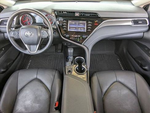 Used 2018 Toyota Camry XSE FWD image 18