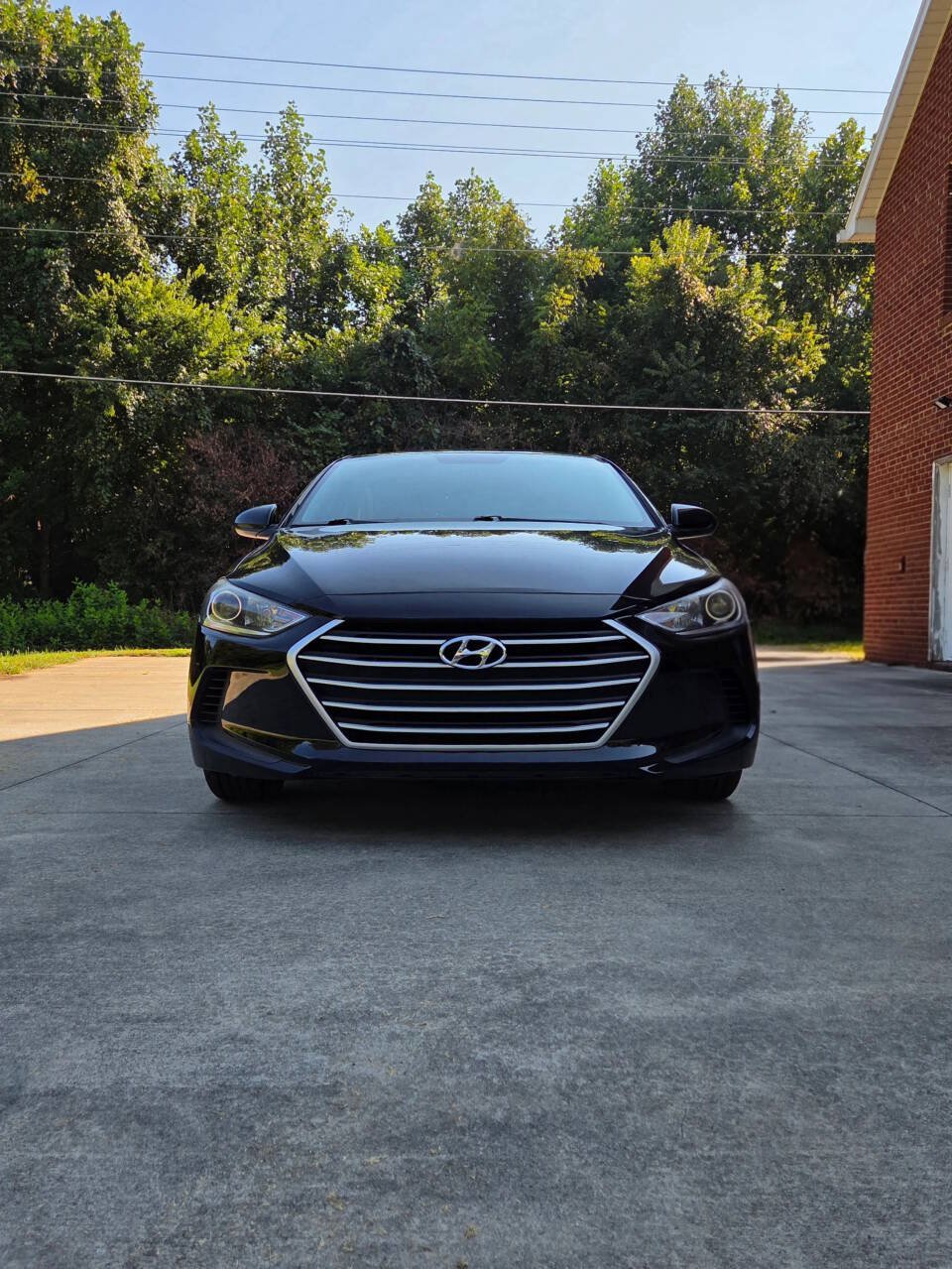 Used 2017 Hyundai Elantra SE FWD image 2