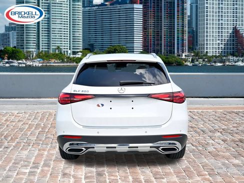Used 2023 Mercedes-Benz GLC 300 image 6
