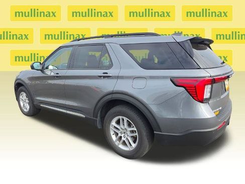 Certified 2025 Ford Explorer Active AWD/4WD image 11
