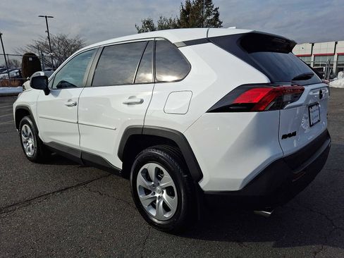 Used 2022 Toyota RAV4 LE image 7