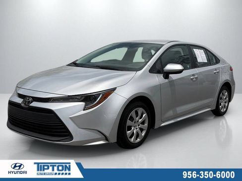 Used 2025 Toyota Corolla LE FWD image 1