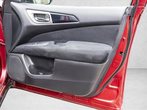 Used 2015 Nissan Pathfinder S AWD/4WD image 30