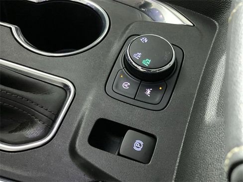 Certified 2023 Chevrolet Traverse LT w/ LT Premium Package image 43