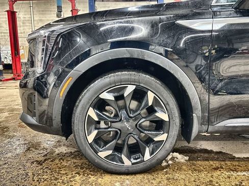 Certified 2024 Kia Sorento SX image 21