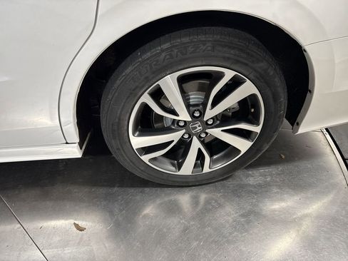 Used 2023 Honda Odyssey Touring image 12