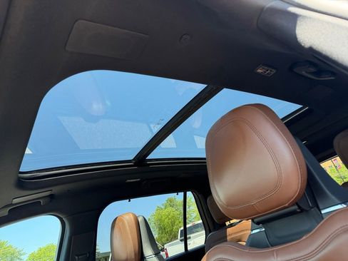 Used 2021 Lincoln Aviator Grand Touring w/ Equipment Group 302A AWD/4WD image 39