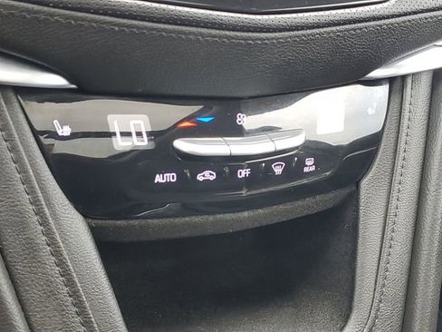 Certified 2018 Cadillac XT5 Luxury w/ Driver Awareness Package AWD/4WD image 29